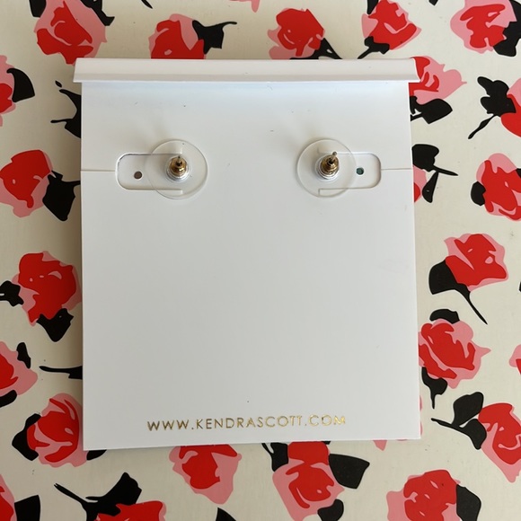 Kendra Scott Betty Gold Stud Earrings Ivory Pearl - Picture 4 of 4